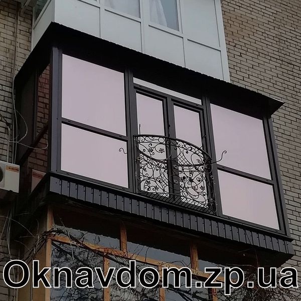 Французький балкон із розширенням плити з дзеркальним тонуванням